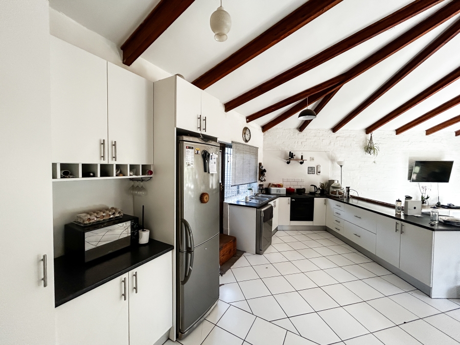 4 Bedroom Property for Sale in Table View Western Cape